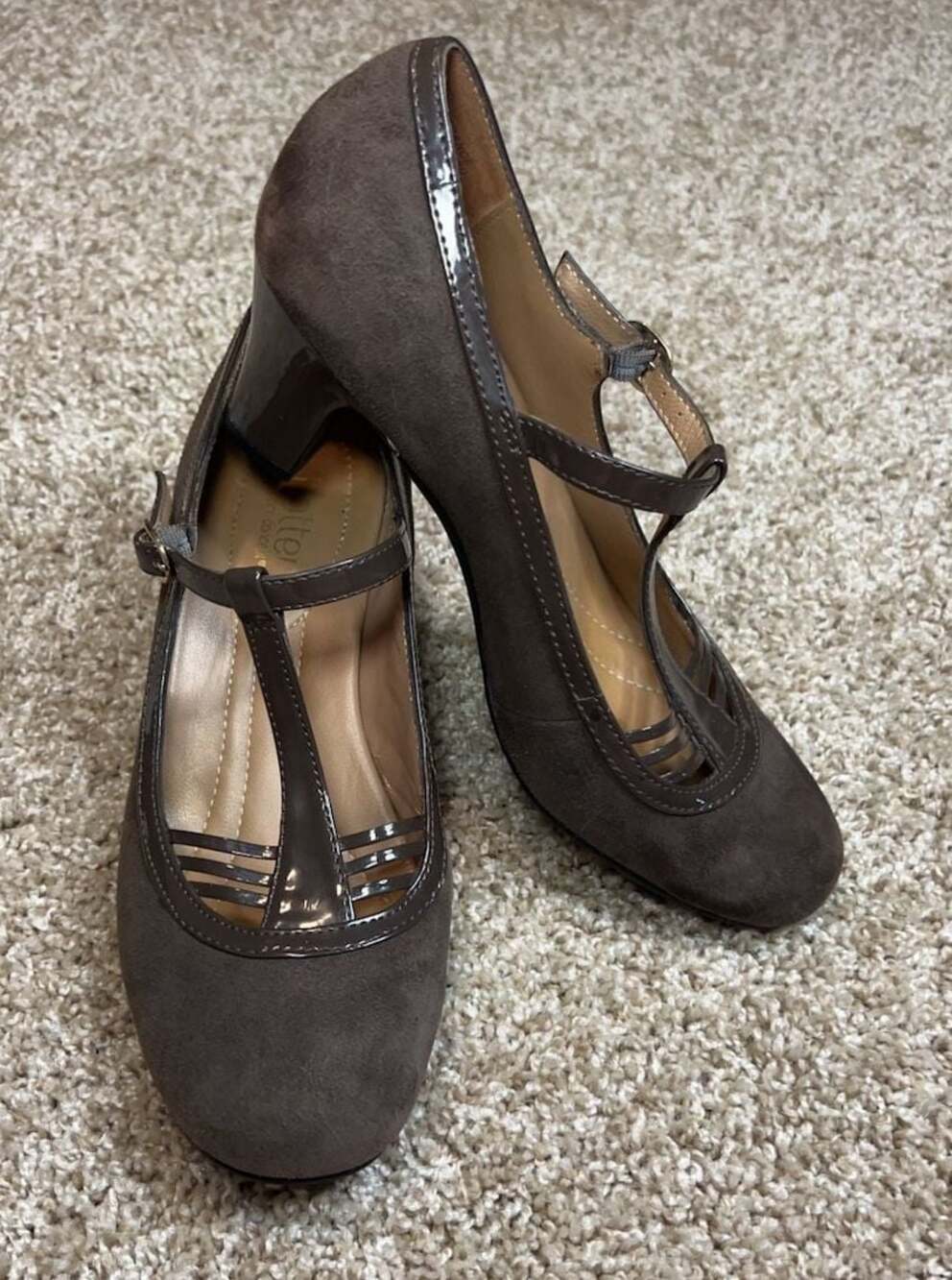 Hotter - France vintage style Comfort Concept Brown Suede T-Strap Heels Size 9 U